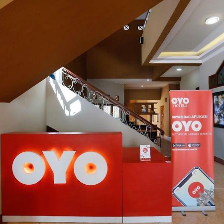 Oyo 1072 Kampung Condro Wulan Guesthouse Maguwo Kültér fotó