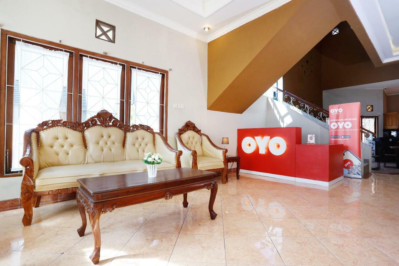 Oyo 1072 Kampung Condro Wulan Guesthouse Maguwo Kültér fotó