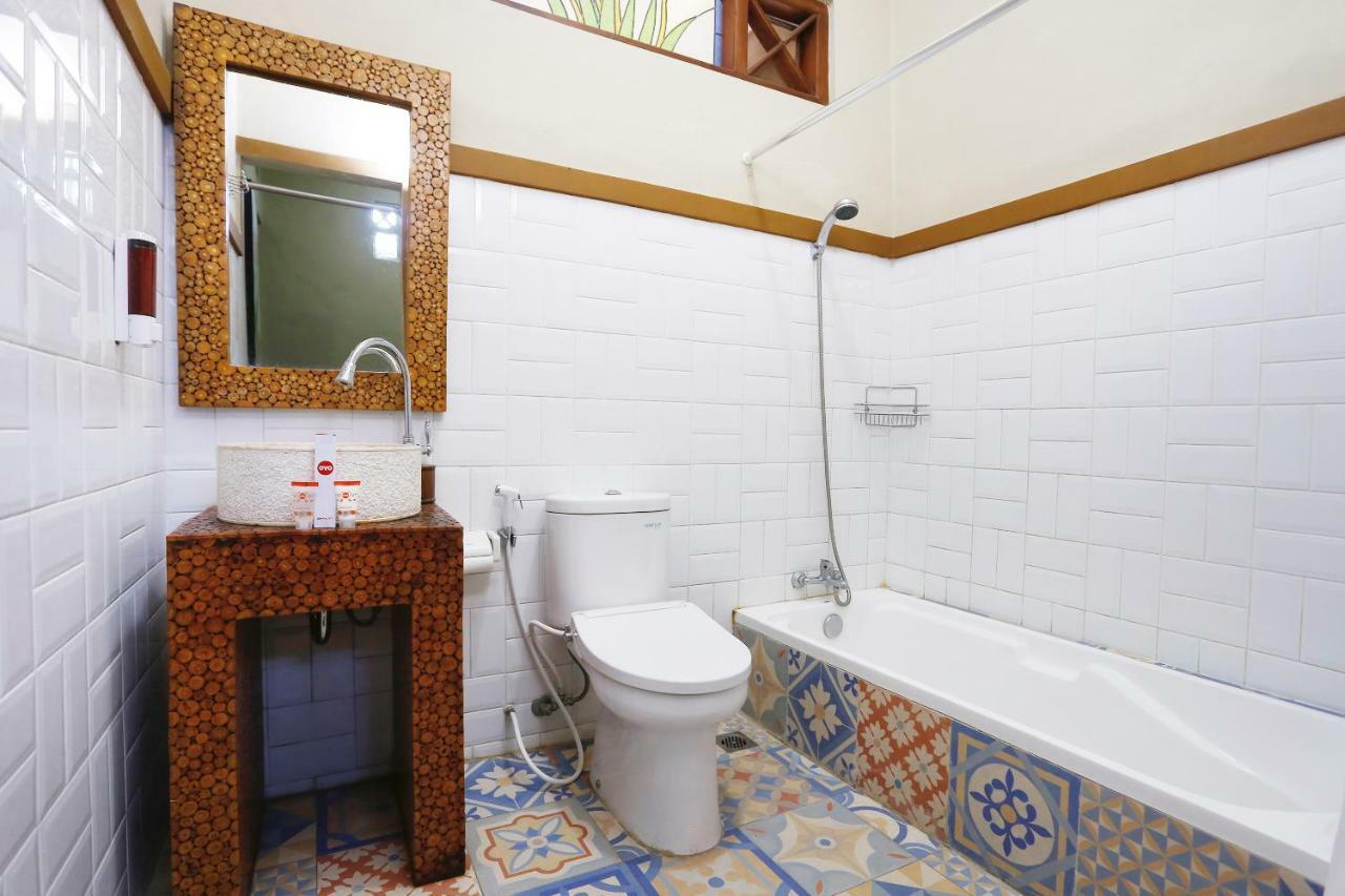 Oyo 1072 Kampung Condro Wulan Guesthouse Maguwo Kültér fotó