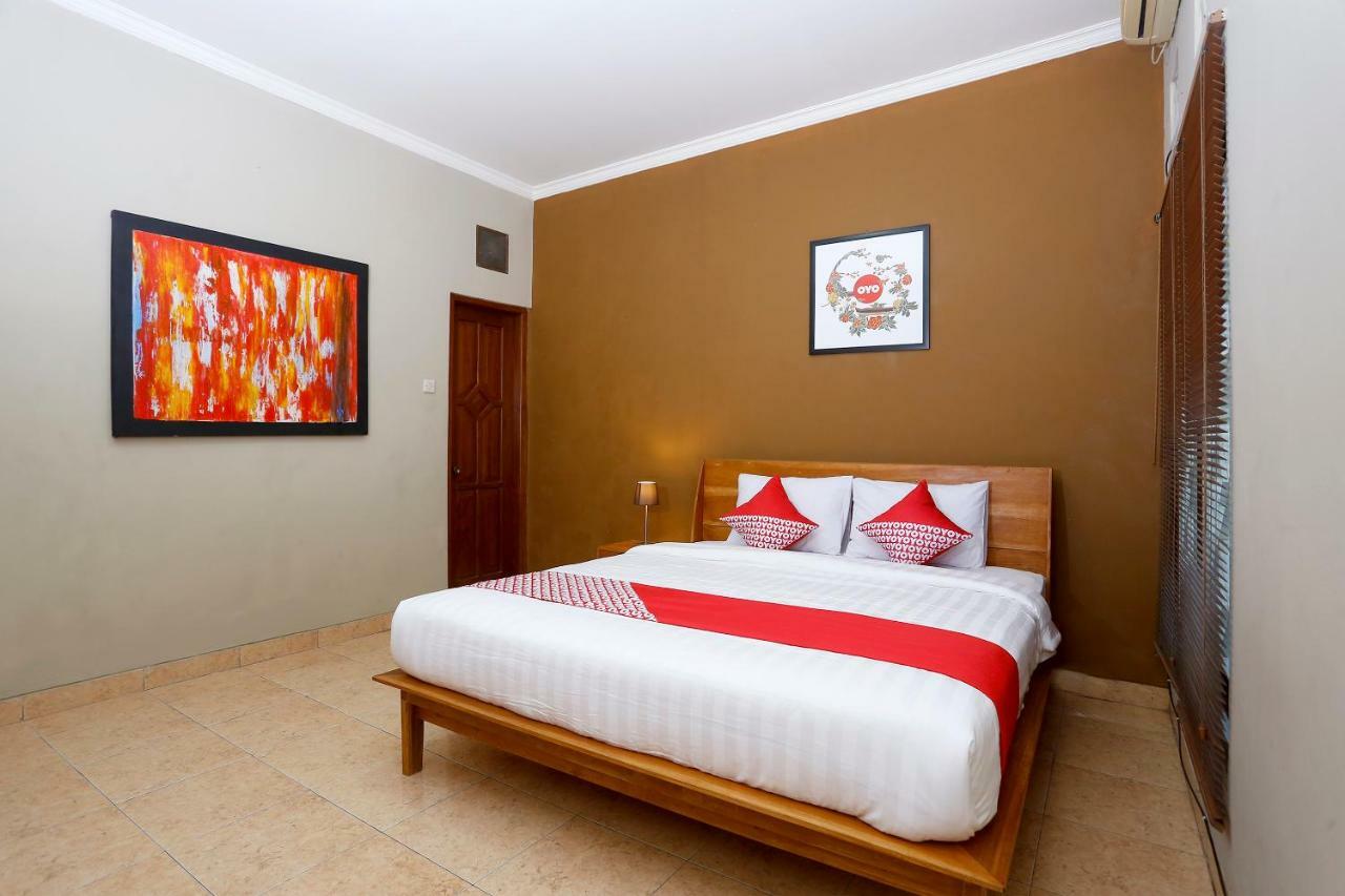 Oyo 1072 Kampung Condro Wulan Guesthouse Maguwo Kültér fotó