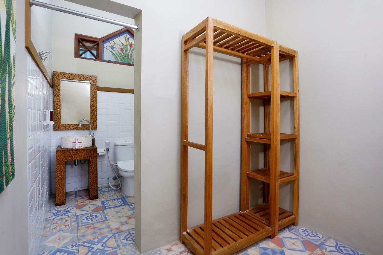 Oyo 1072 Kampung Condro Wulan Guesthouse Maguwo Kültér fotó